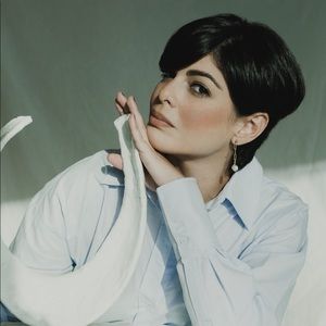 Meet your Posher, Cyntia